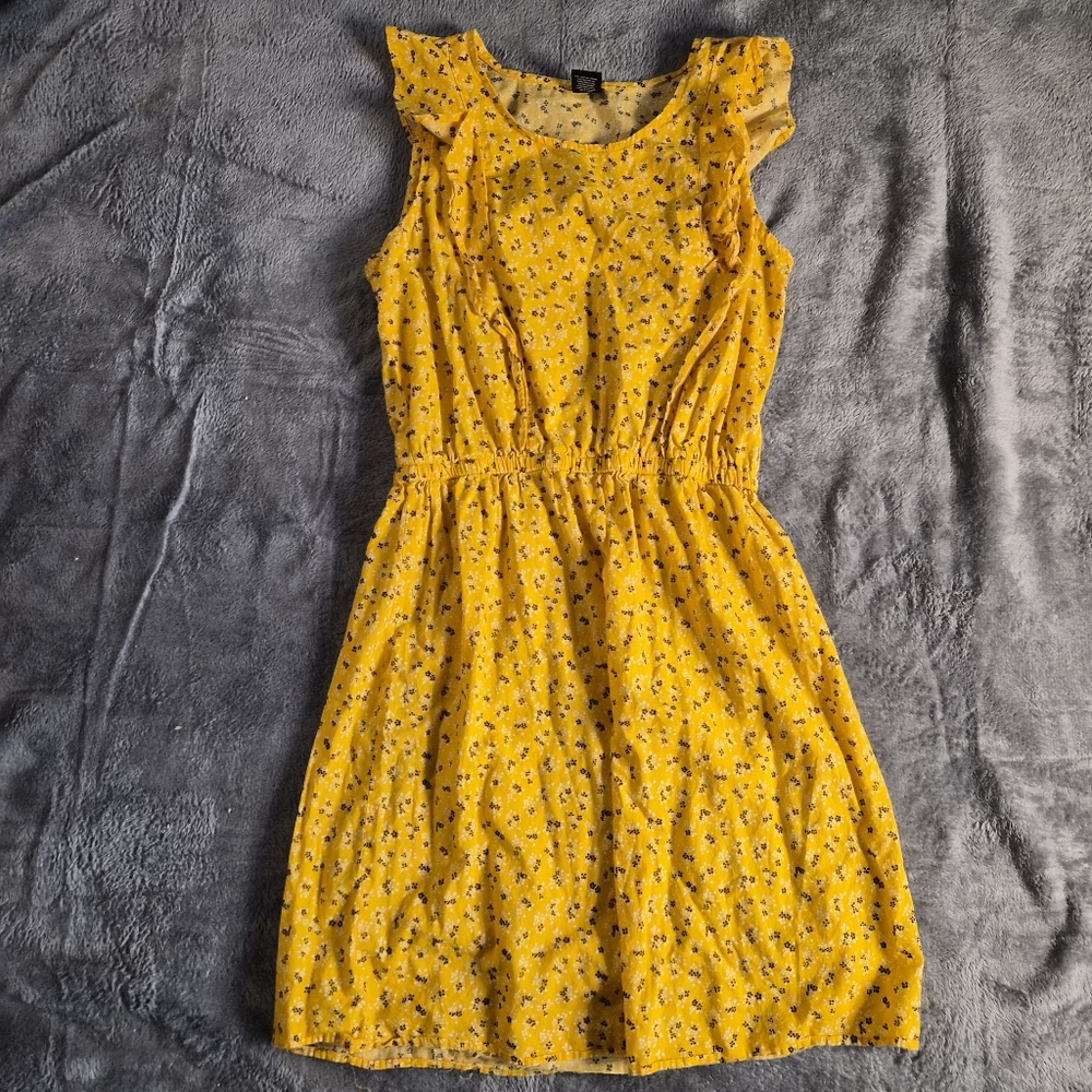 City Streets Womens Yellow Floral Sleeveless Dress Size Small.